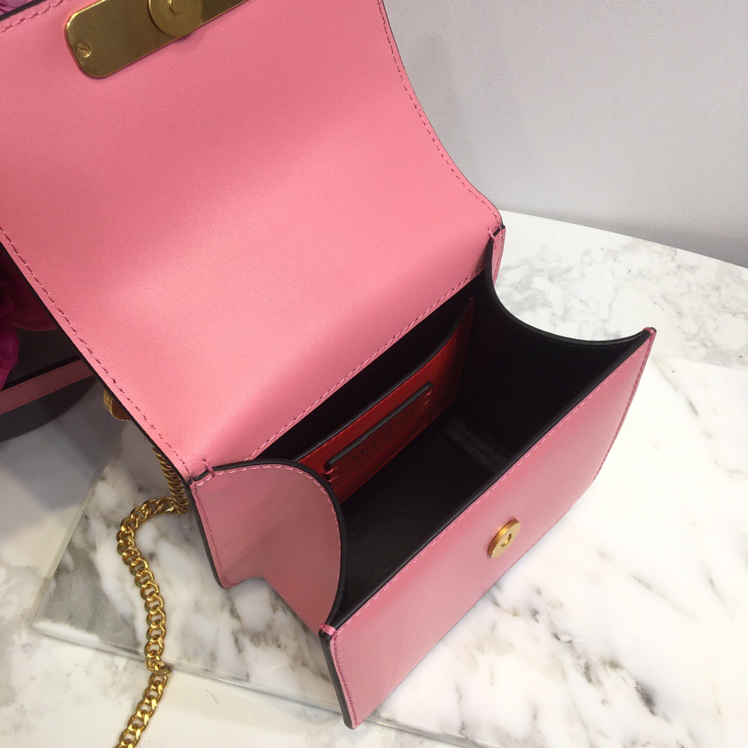 Valentino Garavani VSLING leather shoulder bag. - CRIS&COCO Valentino Garavani VSLING leather shoulder bag.