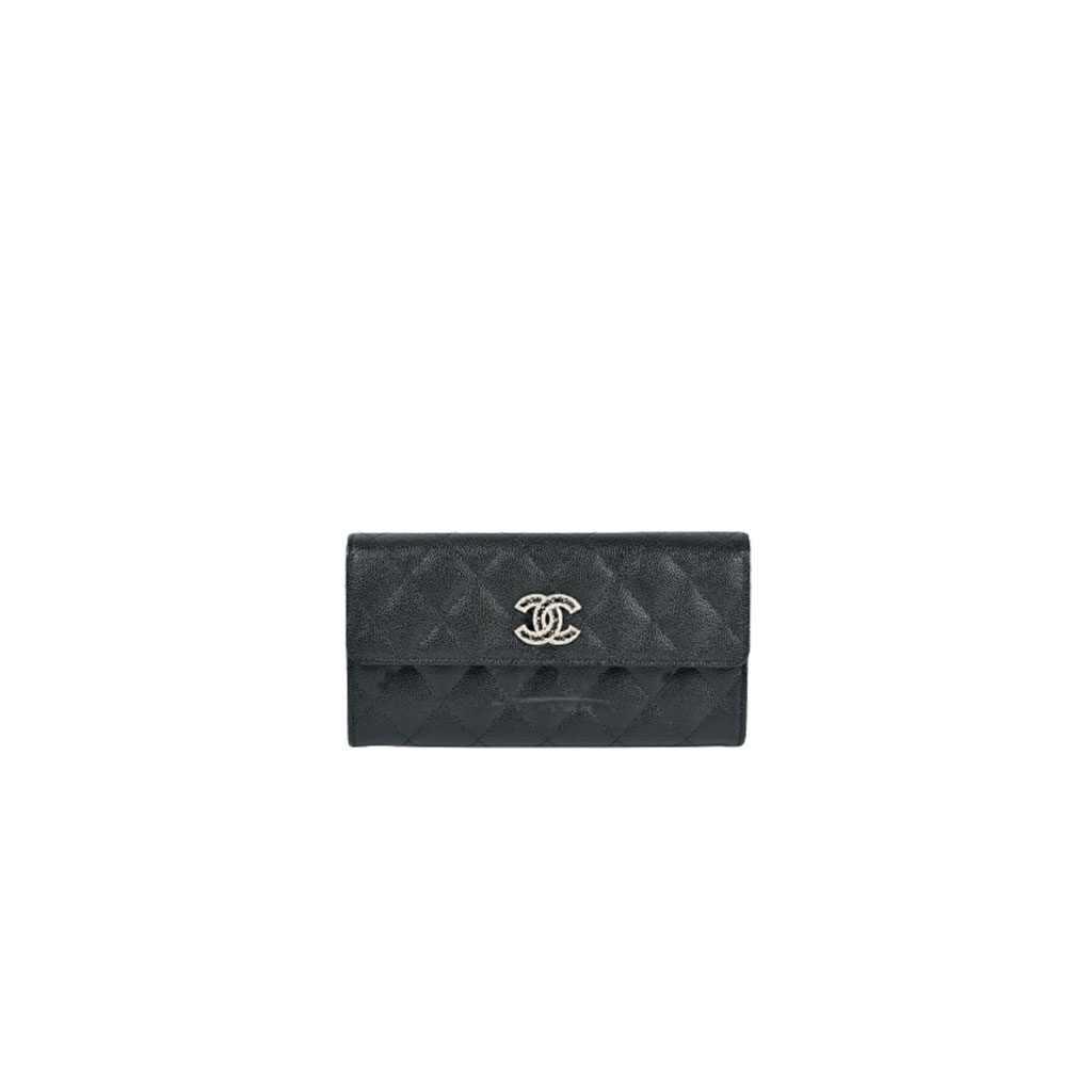 CHANEL CC Logo Flap Wallet. Original Quality Wallet including gift box, care book, dust bag, authenticity card. This latest wallet from CHANEL is crafted in luxurious quilted grained calfskin with a stylish Chanel CC logo. The wallet opens to a leather interior with card slots and a zippered compartment. | CRIS&COCO Authentic Quality Designer Bag and Luxury Accessories