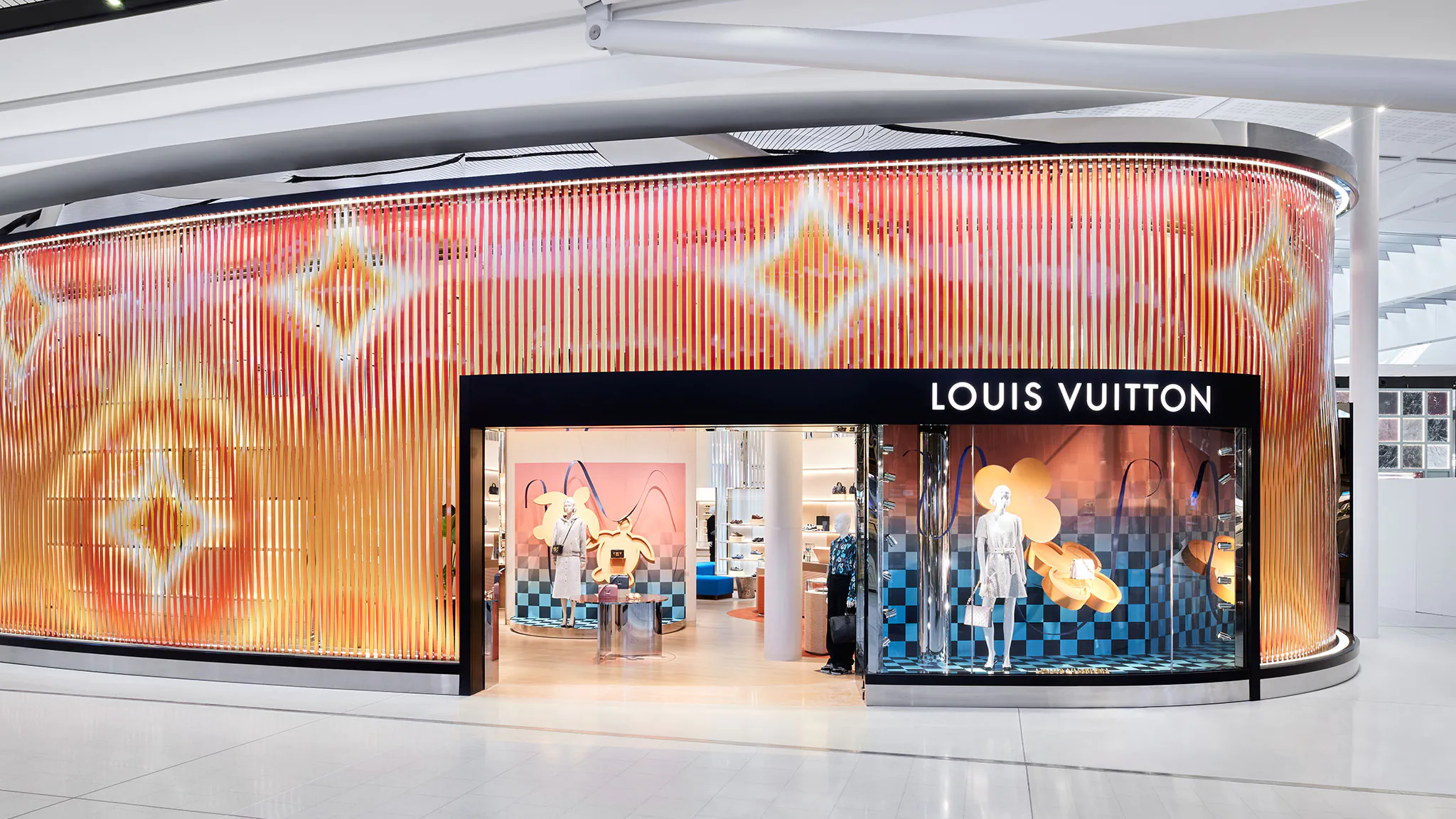 Home 4 LOUIS VUITTON Leads the Vogue Business Luxury Brand Index