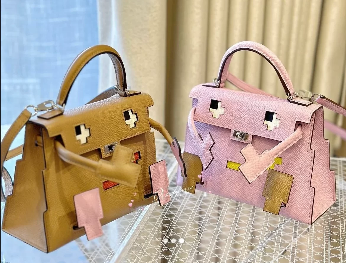 Home 6 The Great HERMÈS Handbag Hunger Games: How to Triumph (or Not)