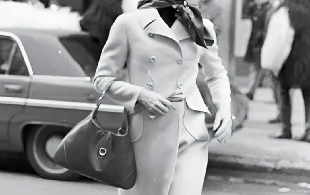 The Birth of an Icon: JACKIE O. and Her Beloved GUCCI Bag Vintage photograph of JACKIE KENNEDY ONASSIS carrying the original GUCCI Jackie bag