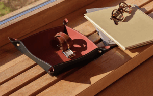 Refined replica Mises et Relances Change tray on polished wood