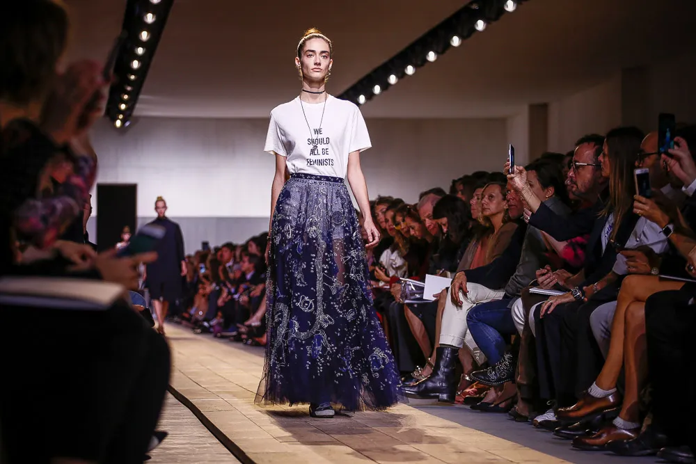 At DIOR, Maria Grazia Chiuri reimagined the runway as a place for modern elegance and forward-thinking design. At DIOR, Maria Grazia Chiuri reimagined the runway as a place for modern elegance and forward-thinking design.