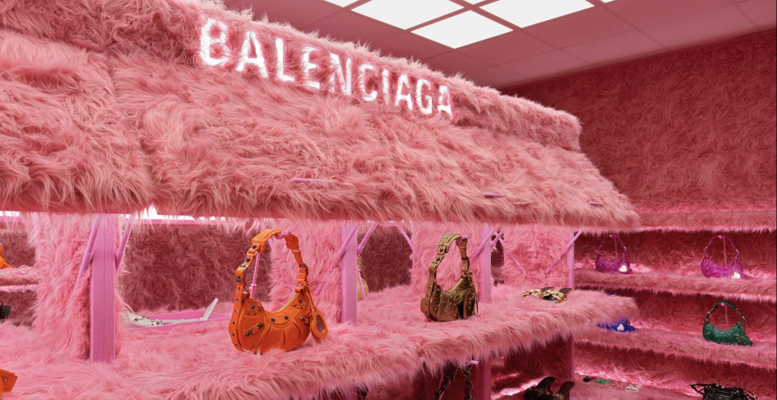 A little pink, a little wild, and unapologetically fabulous — this is where handbags meet Barbiecore fantasy.